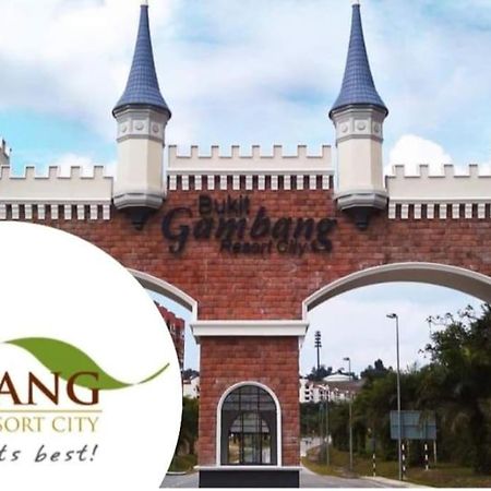Nourina Homestay Gambang Exterior foto